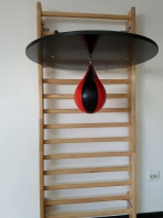 Poire de vitesse de boxe équipé d’un système de fixation à l’espalier, code 2456